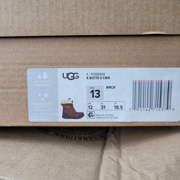 Boys or girls uggs size 13 - Picture 2 of 2